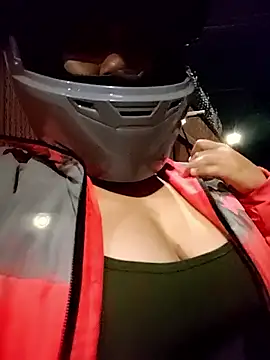 Robin H00t 2 online show from 06/16/26, 12:46