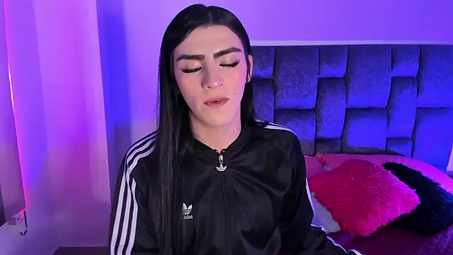 Isabella Moon9 online show from 04/16/26, 12:06