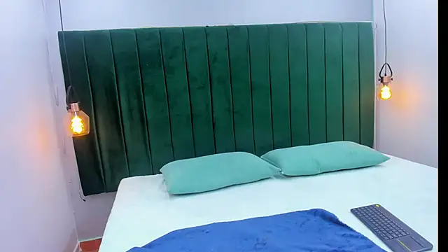 Snapshot of Ema-Horny chatting on 02/05/26, 01:49 Ema-Horny online show from 02/05/26, 01:49