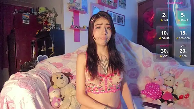 Snapshot of Rebecahart chatting on 02/14/26, 05:59 Rebecahart online show from 02/14/26, 05:59