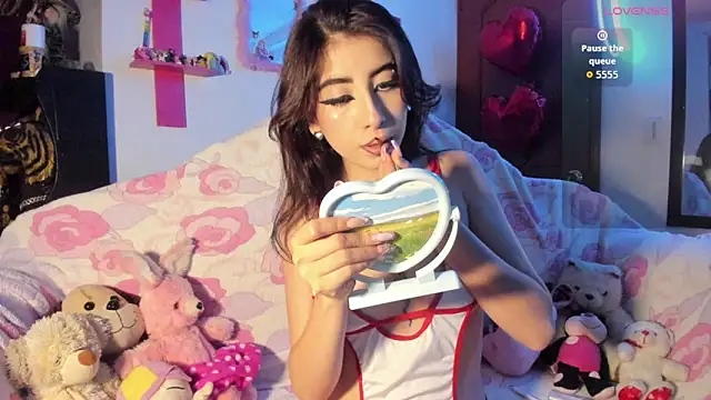 Snapshot of Rebecahart chatting on 02/15/26, 11:23 Rebecahart online show from 02/15/26, 11:23