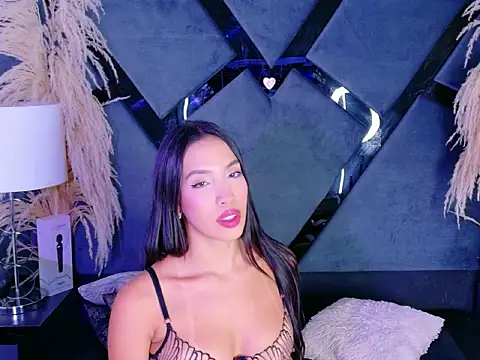 Snapshot of KylieWhitee chatting on 02/06/26, 06:07 KylieWhitee online show from 02/06/26, 06:07