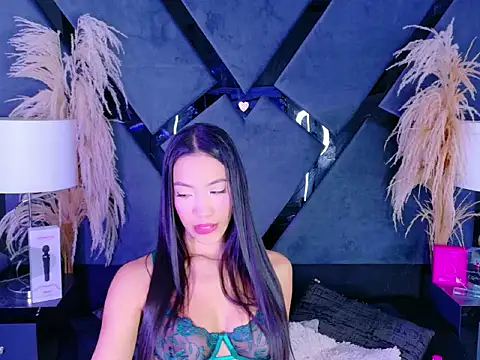 Snapshot of KylieWhitee chatting on 02/17/26, 12:45 KylieWhitee online show from 02/17/26, 12:45