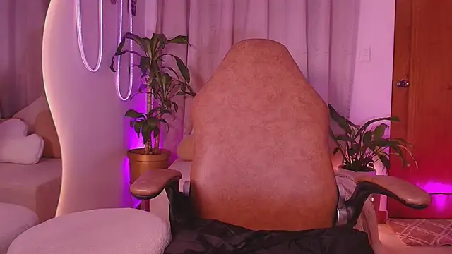 Snapshot of _lindapynk_ chatting on 02/11/26, 07:19 lindapynk online show from 02/11/26, 07:19