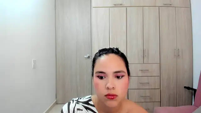 Hannakitten77 online show from 02/05/26, 10:36