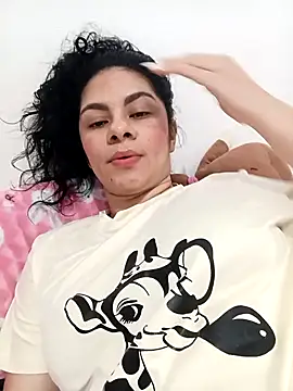 Snapshot of luna_pinky chatting on 02/02/26, 07:12 luna pinky online show from 02/02/26, 07:12