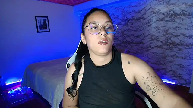 Camila IRoose online show from 04/22/26, 10:00