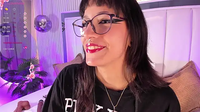 Snapshot of ViolettaColinss chatting on 02/25/26, 11:42 ViolettaColinss online show from 02/25/26, 11:42