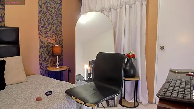 Snapshot of megara_hott chatting on 02/16/26, 04:03 megara hott online show from 02/16/26, 04:03