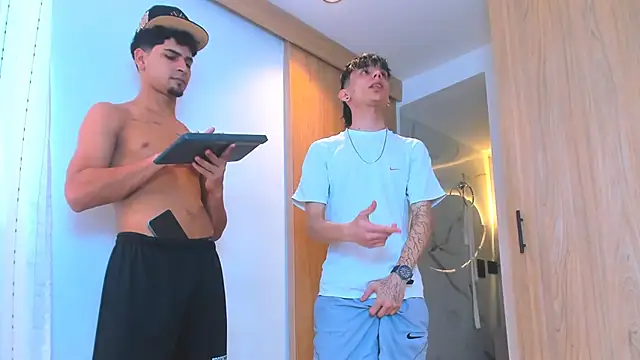 TheBatMansion online show from 02/10/26, 04:22