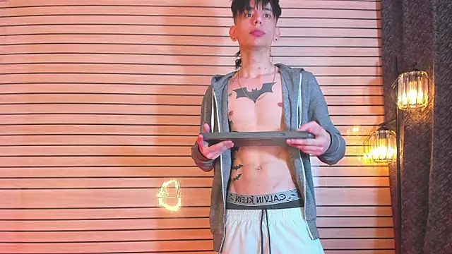 TheBatMansion online show from 04/03/26, 10:52