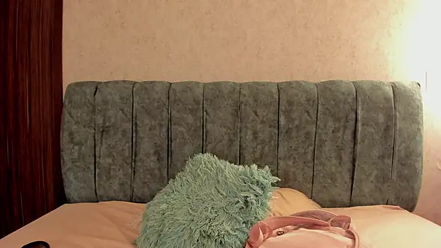 Aleera Walton online show from 03/19/26, 07:07