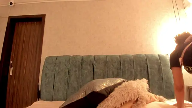 Aleera Walton online show from 04/17/26, 07:28