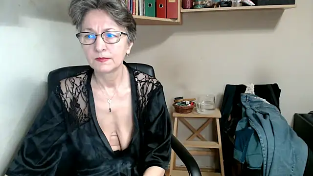 katemodel online show from 12/04/25, 08:12