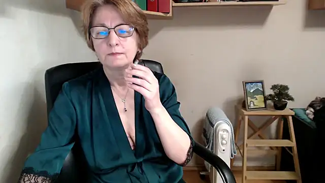katemodel online show from 03/18/26, 08:17