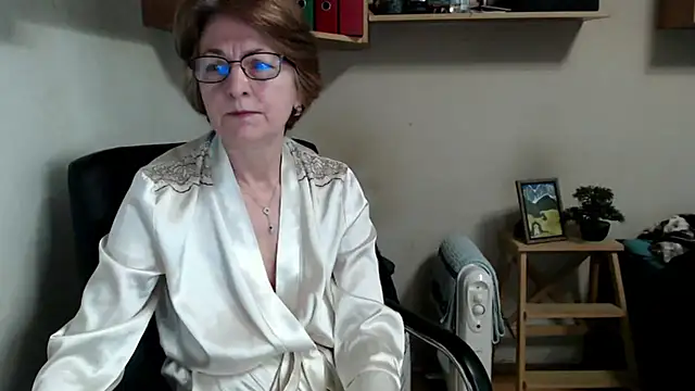 katemodel online show from 03/26/26, 07:47