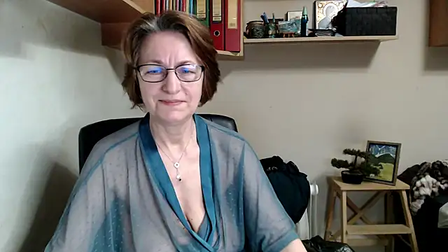 Snapshot of katemodel chatting on 06/11/26, 05:27 katemodel online show from 06/11/26, 05:27