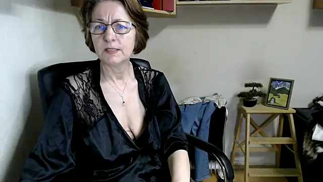 Snapshot of katemodel chatting on 06/16/26, 05:43 katemodel online show from 06/16/26, 05:43