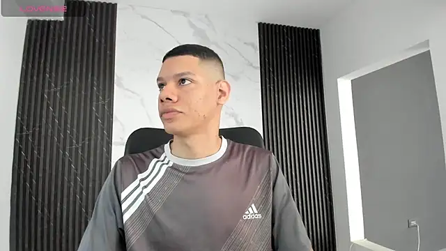 Snapshot of milo_cruz_ chatting on 02/07/26, 02:32 milo cruz online show from 02/07/26, 02:32