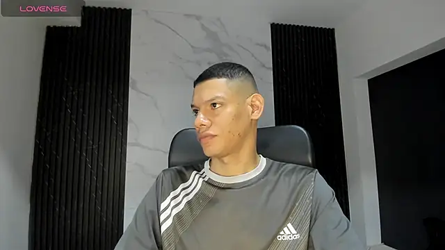 Snapshot of milo_cruz_ chatting on 02/08/26, 02:59 milo cruz online show from 02/08/26, 02:59