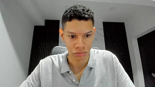 Snapshot of milo_cruz_ chatting on 04/18/26, 02:59 milo cruz online show from 04/18/26, 02:59