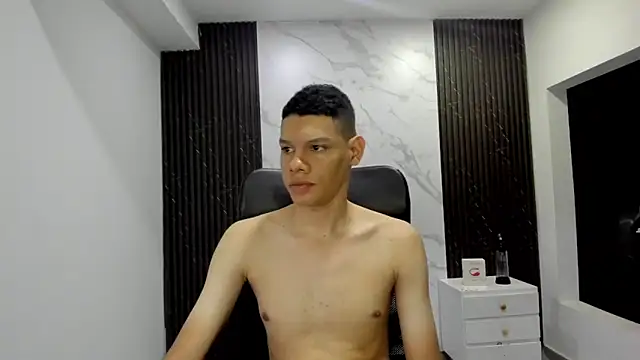 Snapshot of milo_cruz_ chatting on 06/14/26, 03:41 milo cruz online show from 06/14/26, 03:41