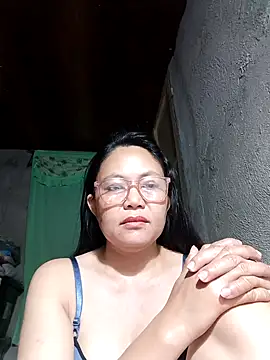 Snapshot of hotpinay_45 chatting on 02/05/26, 10:31 hotpinay 45 online show from 02/05/26, 10:31