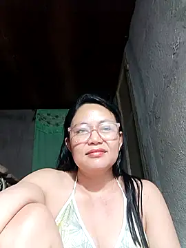 Snapshot of hotpinay_45 chatting on 02/13/26, 12:50 hotpinay 45 online show from 02/13/26, 12:50