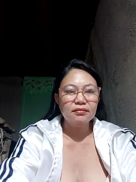 Snapshot of hotpinay_45 chatting on 02/20/26, 08:09 hotpinay 45 online show from 02/20/26, 08:09