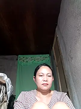 Snapshot of hotpinay_45 chatting on 02/21/26, 08:15 hotpinay 45 online show from 02/21/26, 08:15