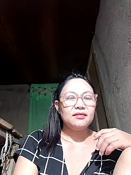 Snapshot of hotpinay_45 chatting on 02/25/26, 06:12 hotpinay 45 online show from 02/25/26, 06:12