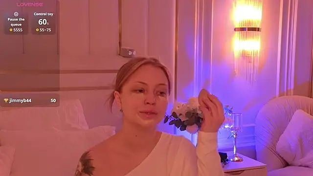 MollyHilton online show from 03/17/26, 08:12