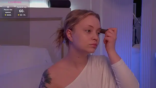 MollyHilton online show from 03/23/26, 09:08