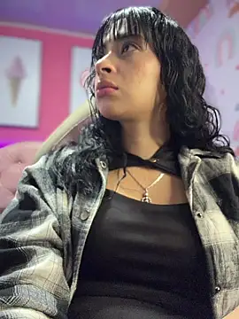 Snapshot of Sasha-18 chatting on 02/05/26, 12:32 Sasha-18 online show from 02/05/26, 12:32