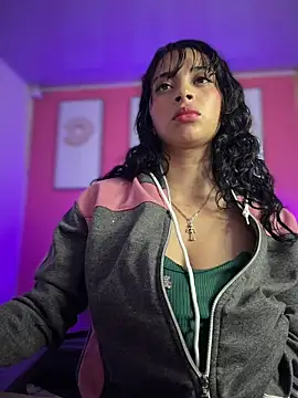 Snapshot of Sasha-18 chatting on 02/13/26, 01:07 Sasha-18 online show from 02/13/26, 01:07