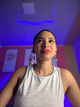 Snapshot of Sasha-18 chatting on 03/04/26, 01:17 Sasha-18 online show from 03/04/26, 01:17