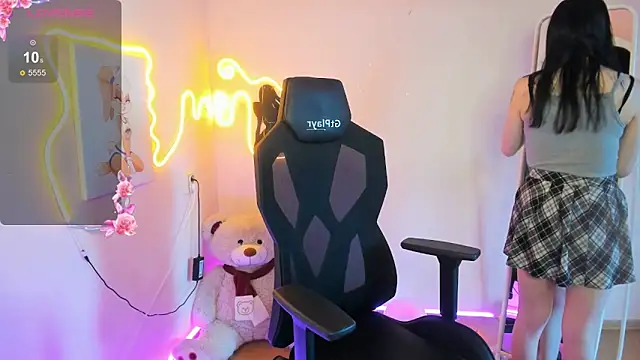 Snapshot of AliceeinWonderlanddd chatting on 02/22/26, 02:34 AliceeinWonderlanddd online show from 02/22/26, 02:34