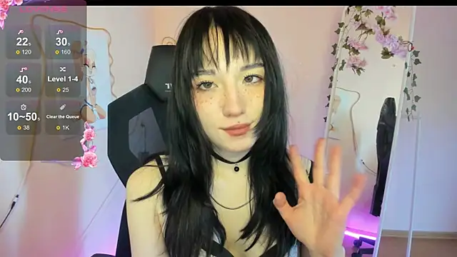 AliceeinWonderlanddd online show from 04/12/26, 07:13