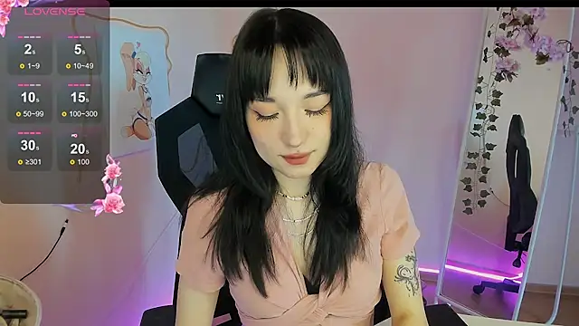 AliceeinWonderlanddd online show from 04/20/26, 03:09