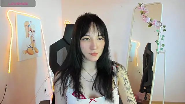 Snapshot of AliceeinWonderlanddd chatting on 05/18/26, 05:24 AliceeinWonderlanddd online show from 05/18/26, 05:24