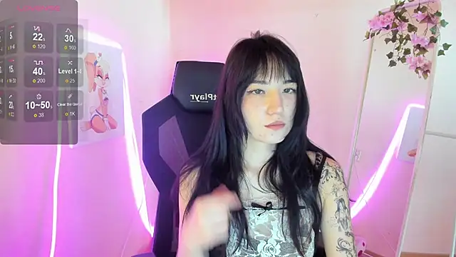 Snapshot of AliceeinWonderlanddd chatting on 07/15/26, 01:44 AliceeinWonderlanddd online show from 07/15/26, 01:44