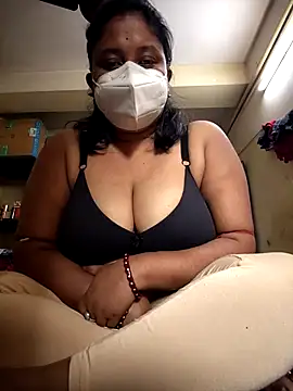 Snapshot of Curvy_Trisha chatting on 02/03/26, 06:40 Curvy Trisha online show from 02/03/26, 06:40