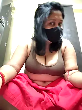 Snapshot of Curvy_Trisha chatting on 03/01/26, 11:45 Curvy Trisha online show from 03/01/26, 11:45