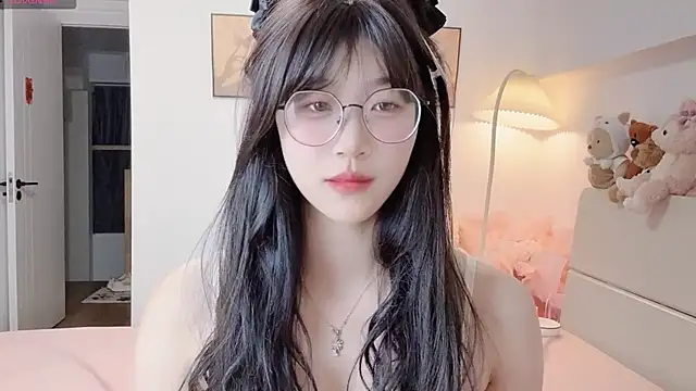 Snapshot of Luminous4173 chatting on 05/29/26, 12:58 Luminous4173 online show from 05/29/26, 12:58