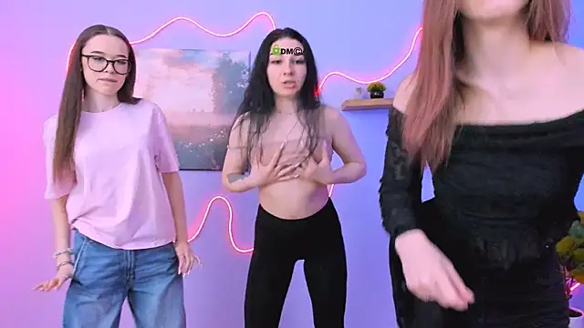 eira mouse online show from 04/14/26, 09:04