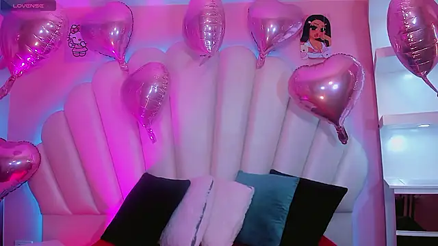 Snapshot of Maia_Hotts chatting on 02/11/26, 11:48 Maia Hotts online show from 02/11/26, 11:48