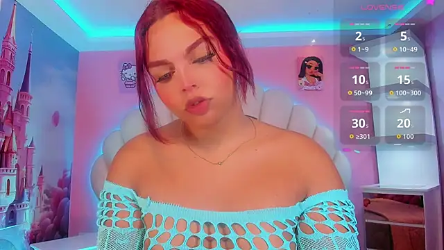 Snapshot of Maia_Hotts chatting on 02/18/26, 12:01 Maia Hotts online show from 02/18/26, 12:01