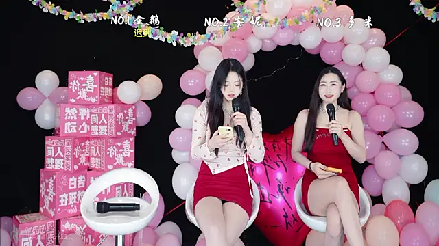 Snapshot of HoneyBaby-001 chatting on 02/15/26, 12:25 HoneyBaby-001 online show from 02/15/26, 12:25