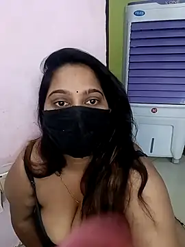 Snapshot of Aliya_Hott chatting on 05/03/26, 06:19 Aliya Hott online show from 05/03/26, 06:19