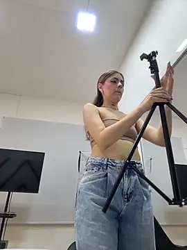 Snapshot of AriaWillssX chatting on 02/14/26, 08:05 AriaWillssX online show from 02/14/26, 08:05